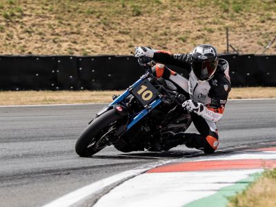 Die Sportster macht ihrem Namen Ehre