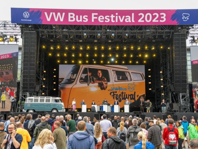 80.000 Menschen feiern den Bulli - Bild 1