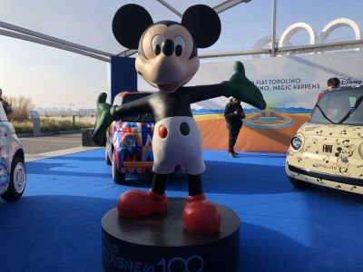 Fiat Topolino: Fünf exklusive Mäuse gratulieren Micky Maus