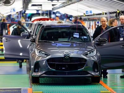 Produktion des überarbeiteten Mazda 2 Hybrid läuft an