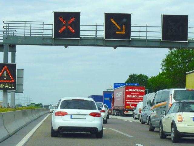 Ratgeber: Bußgeldfalle rotes X - Bild 1