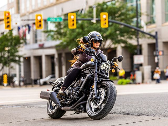  Honda feilt an der großen Rebel - Bild 1