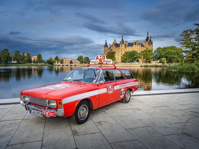 82 Klassiker fahren durch Spreewald und Lausitz - Bild 1