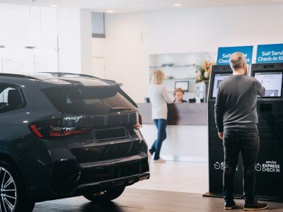 Immer mehr Autofahrer checken in der Werkstatt ein