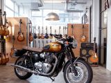 Zwei Legenden von 1959: Triumph spielt auf der Gibson - Bild 3