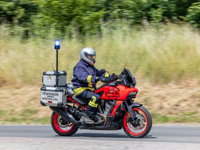 Die Feuerwehr fährt Harley - Bild 1