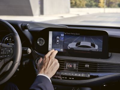 Mehr Konnektivität für den Lexus LS