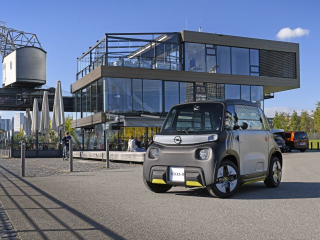 Zehn Opel Rock-e fürs Firmengelände - Bild 1