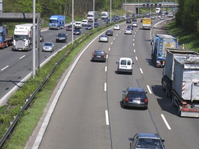 Deutsche verreisen auch dieses Jahr mit dem Auto