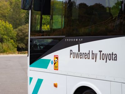 Gebrauchte Busse werden für Olympia auf Brennstoffzelle umgerüstet