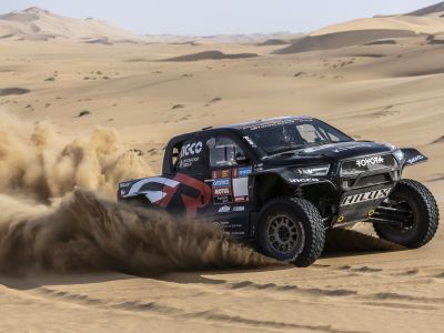 Dakar 2024: Toyota-Quintett mit Routinier Giniel de Villiers
