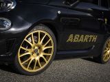 Schwarzer Abarth mit goldenem Skorpion - Bild 18