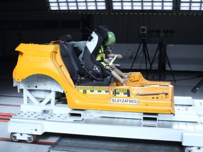 Kindersitze: Zwei fallen beim ADAC-Test durch