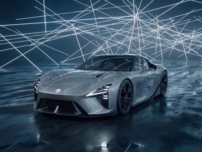 Der Lexus LFA wird unter Strom gesetzt