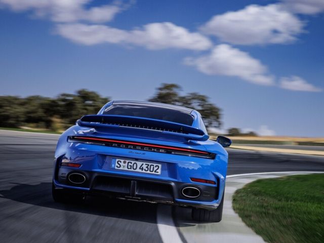 Porsche: Gewinn bricht drastisch ein - Bild 1