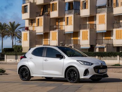 Mazda 2 Hybrid bekommt mehr Ausstattung