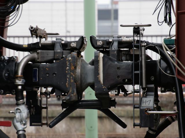 Die Bahn kuppelt digital: Ein 70 Jahre alter Missstand wird beseitigt - Bild 1