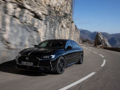 DS 9 mit bis zu 360 PS und Allradantrieb