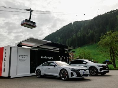 Audi bringt mobile Ladecontainer mit nach Davos