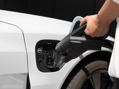 Jeder sechste Neuwagen ist ein reines Elektroauto