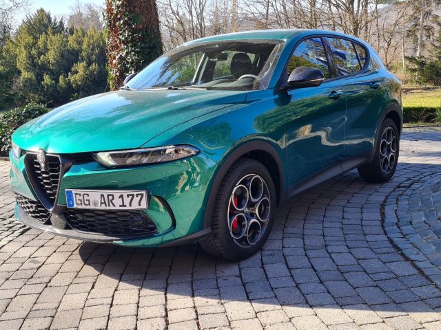 Alfa Romeo Tonale: Der erste hängt am Stecker - Bild 1