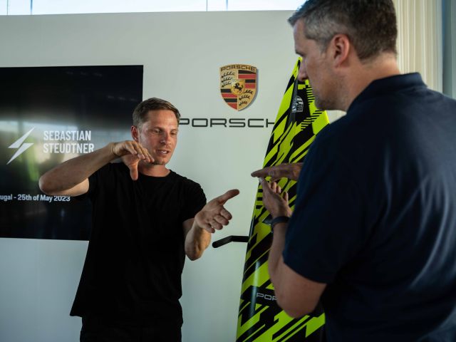 Porsche optimiert das Surfboard des Weltmeisters - Bild 1