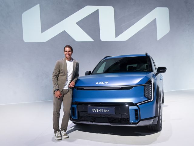 Rafael Nadal fährt Kia EV9 - Bild 1