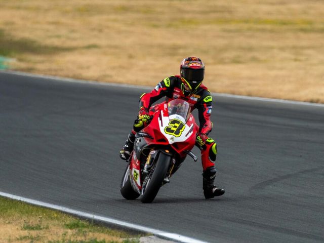 Lukas Tulovic fährt Rundenrekord - Bild 1