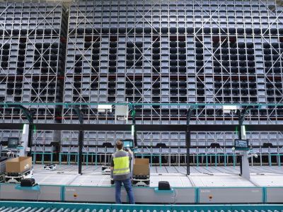 Renault startet neues Logistikzentrum in Brühl