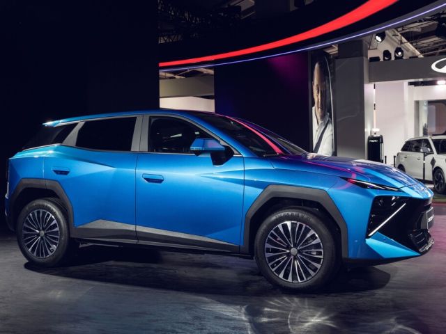 Paris 2026: Der Omoda 4 EV läuft sich als nächster Preisbrecher aus Fernost warm - Bild 1