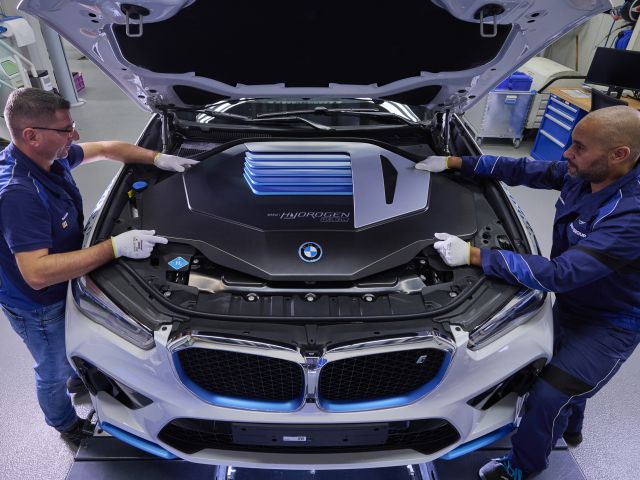 BMW testet X5 mit Brennstoffzellen-Technologie - Bild 1