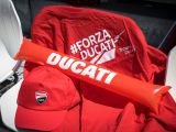 Ducati zeigt mit eigenen Tribünen Flagge - Bild 4