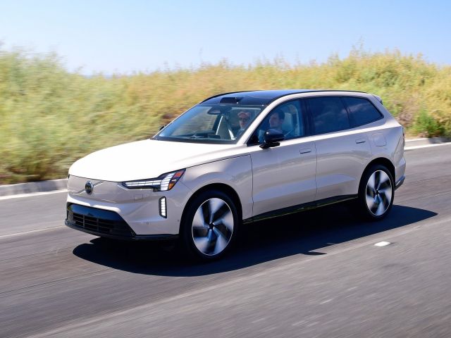 Volvo EX90 wird ausgeliefert - Bild 1