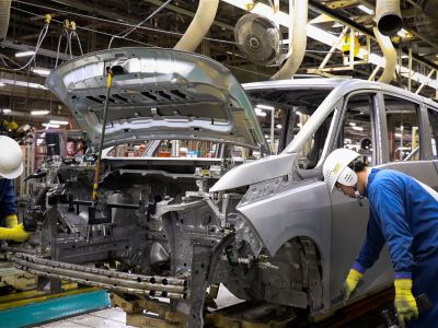 Nissan setzt verstärkt auf grünen Stahl