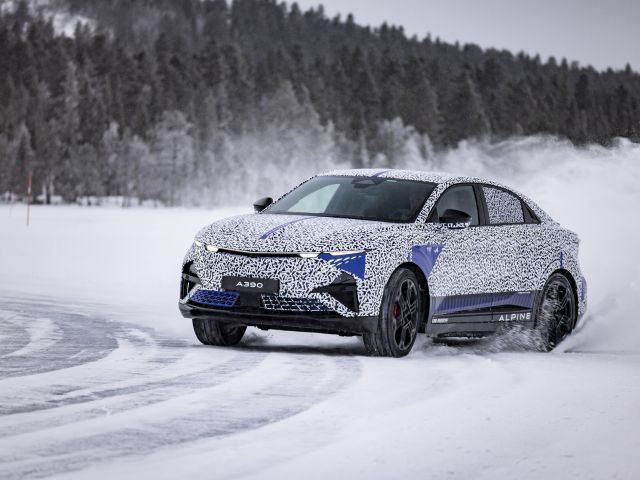 Eisige Bewährungsprobe für den neuen Alpine - Bild 1