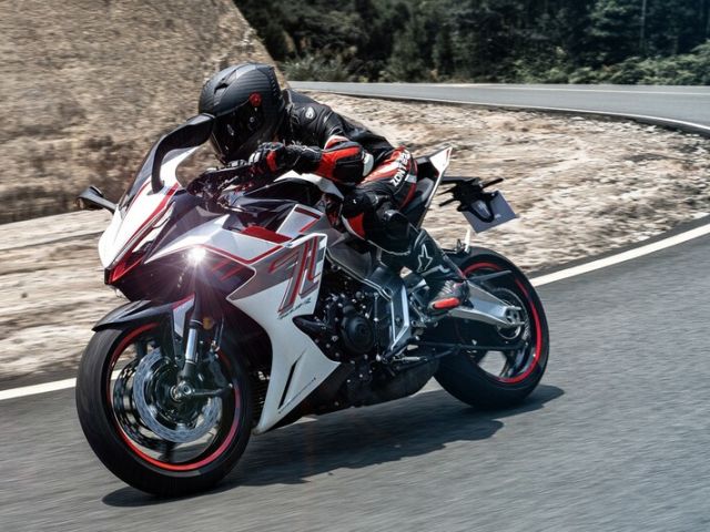 Zontes bringt Drei-Zylinder-Supersportlerin - Bild 1