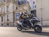 Yamaha rüstet den Tricity 300 mit einem Airbag aus - Bild 12
