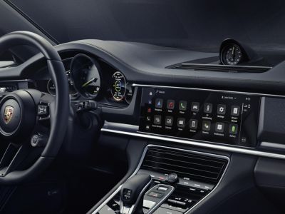 Porsche optimiert sein Communication Management