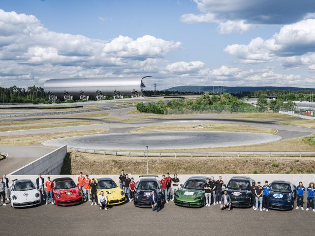 Porsche verleiht „Turbo Awards“ an junge Talente - Bild 1