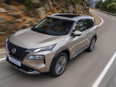 Der elektrische Nissan X-Trail kann Ladesäulen meiden