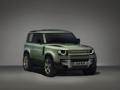 Land Rover taucht den Defender in Grasmere Green