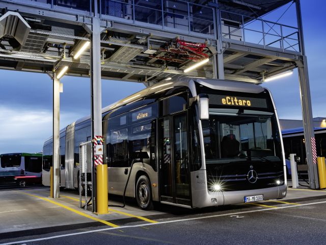 Daimler Buses bietet E-Lösungen aus einer Hand an - Bild 1