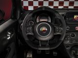 Schwarzer Abarth mit goldenem Skorpion - Bild 11