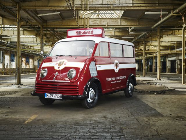 Retro Classics: Historische Pannenhilfsfahrzeuge und Rennwagen  - Bild 1