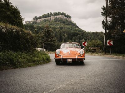 160 Oldtimer rollen durch Sachsen