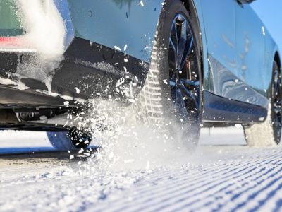 Winterreifen: Preiswerte Modelle enttäuschen bei Sicherheit und Umwelt 