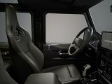 Der Classic Defender V8 kann im Octa-Dress bestellt werden - Bild 11