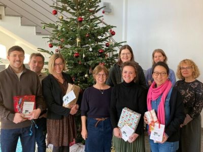 Mitarbeiter von Toyota erfüllen Weihnachtswünsche