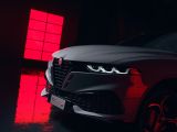 Alfa Romeo bringt Luna Rossa vom Wasser auf die Straße - Bild 13