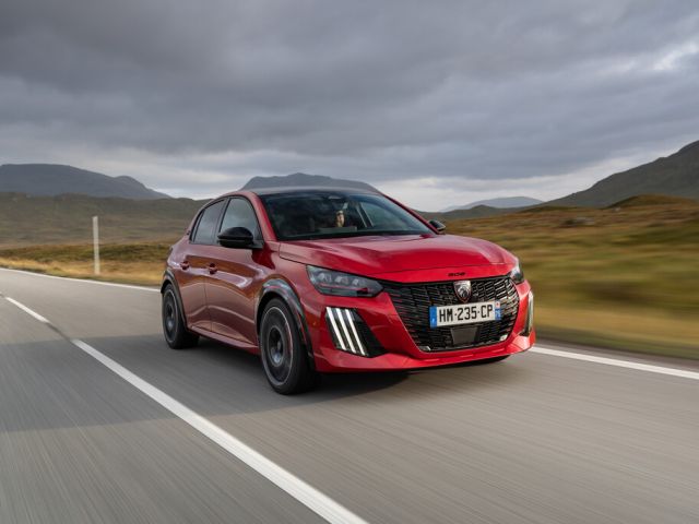 Fahrbericht Peugeot e-208 GTi: Kurvenkünstler mit Bedienhürden - Bild 1